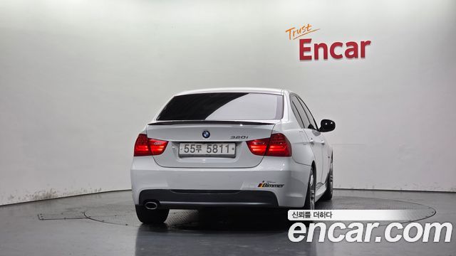 BMW 3 Series (E90) 320i Sedan M Sports 2011 — фото 4