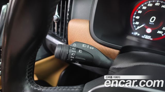 Volvo S90 D5 AWD Inscription 2019 — фото 28