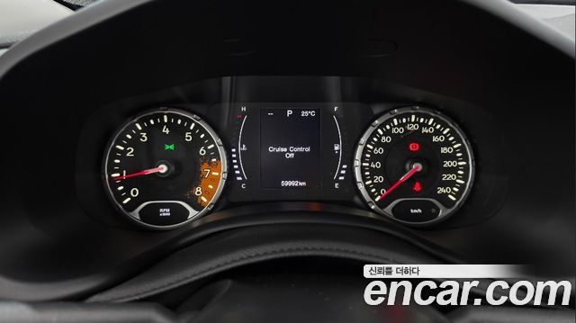 Jeep Renegade 2.4 Longitude 2017 — фото 8