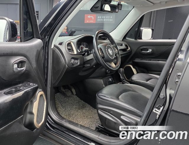Jeep Renegade 2.4 Longitude 2017 — фото 10