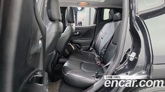 Jeep Renegade 2.4 Longitude 2017 — фото 16