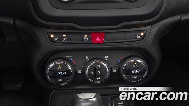 Jeep Renegade 2.4 Longitude 2017 — фото 20