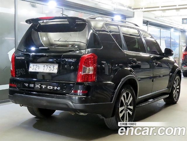 KG Mobility (SsangYong) Rexton W 2.0 4WD RX7 Prestige 2014 — фото 4