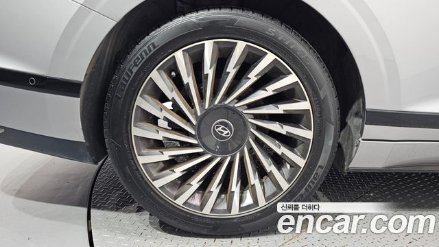 Hyundai Grandeur (GN7) 2,5 Gasoline 2WD Calligraphy 2023 — фото 5