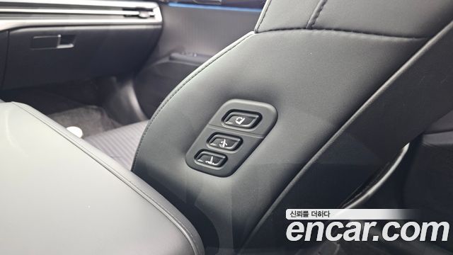 Hyundai Grandeur (GN7) 2,5 Gasoline 2WD Calligraphy 2023 — фото 36