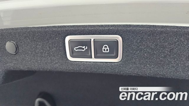 Hyundai Grandeur (GN7) 2,5 Gasoline 2WD Calligraphy 2023 — фото 39