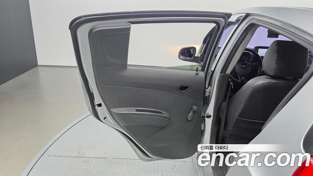 Chevrolet Spark L 2014 — фото 25