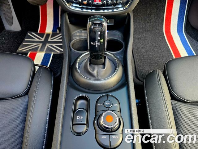 MINI Cooper Clubman Standard 2nd 2021 — фото 9