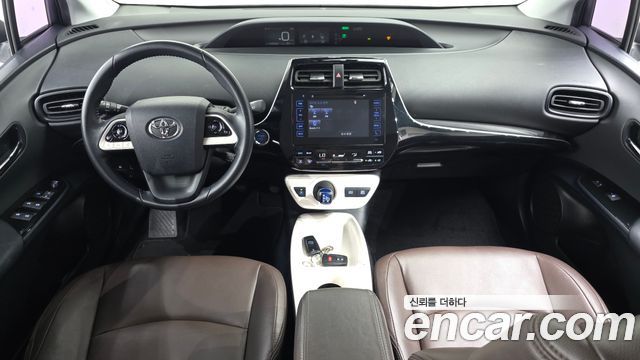 Toyota Prius (IV) 1.8 E 2016 — фото 7