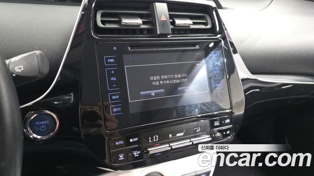 Toyota Prius (IV) 1.8 E 2016 — фото 15
