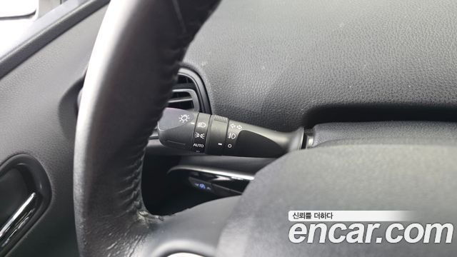 Toyota Prius (IV) 1.8 E 2016 — фото 16