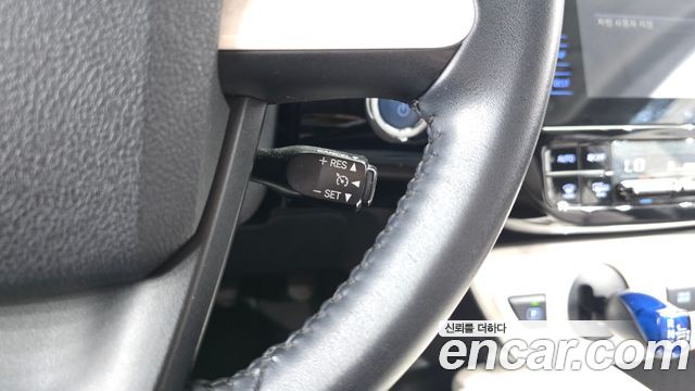 Toyota Prius (IV) 1.8 E 2016 — фото 18