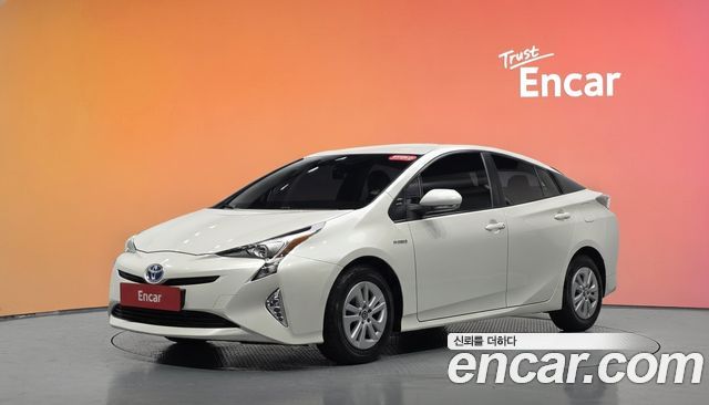 Toyota Prius (IV) 1.8 E 2016 — фото 1