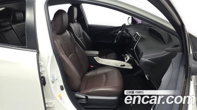 Toyota Prius (IV) 1.8 E 2016 — фото 26