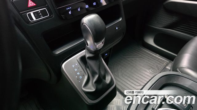 Hyundai Staria Cargo 5-Seater Modern 2022 — фото 9