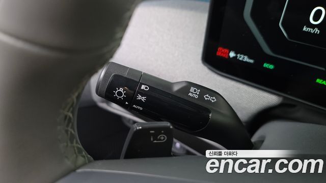 Kia EV3 Long Range 2WD Earth 2025 — фото 35