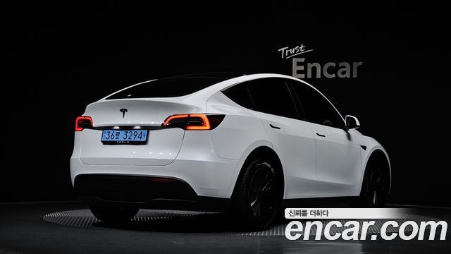 Tesla Model Y RWD 2023 — фото 2
