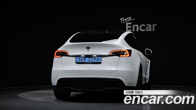 Tesla Model Y RWD 2023 — фото 4