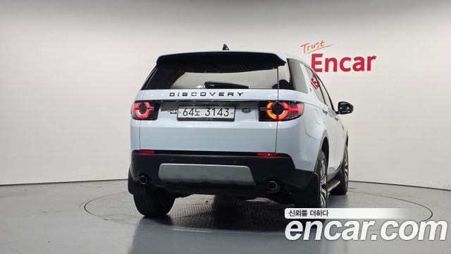Land Rover Discovery Sport 2.0 TD4 HSE Luxury 2018 — фото 4