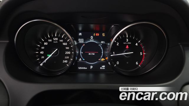 Land Rover Discovery Sport 2.0 TD4 HSE Luxury 2018 — фото 8
