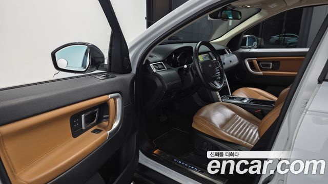 Land Rover Discovery Sport 2.0 TD4 HSE Luxury 2018 — фото 10