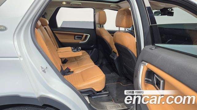 Land Rover Discovery Sport 2.0 TD4 HSE Luxury 2018 — фото 12