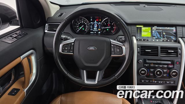 Land Rover Discovery Sport 2.0 TD4 HSE Luxury 2018 — фото 13