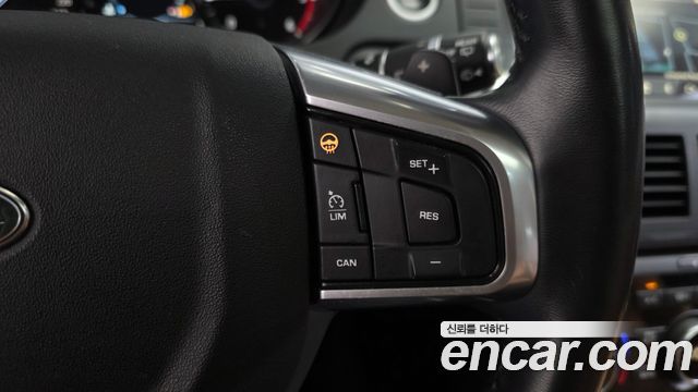 Land Rover Discovery Sport 2.0 TD4 HSE Luxury 2018 — фото 28