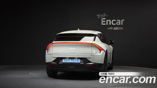 Kia EV6 Long Range Light 2023 — фото 4