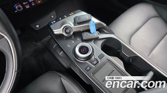 Kia EV6 Long Range Light 2023 — фото 9