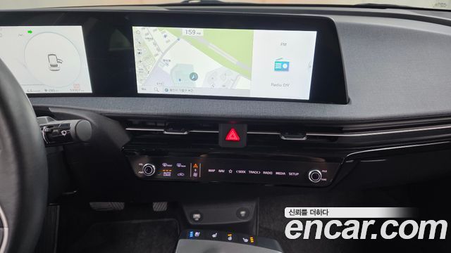 Kia EV6 Long Range Light 2023 — фото 17