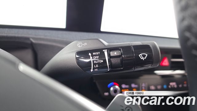 Kia EV6 Long Range Light 2023 — фото 23