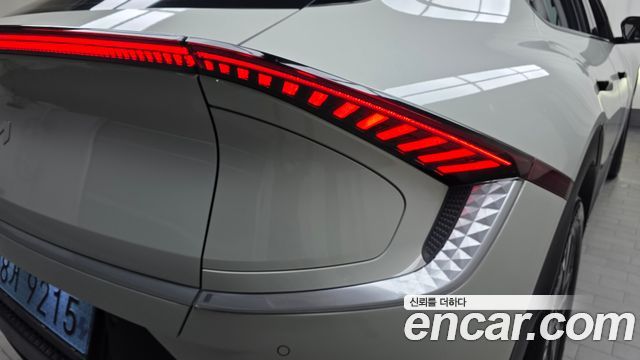 Kia EV6 Long Range Light 2023 — фото 29