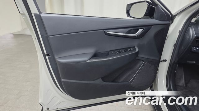 Kia EV6 Long Range Light 2023 — фото 30