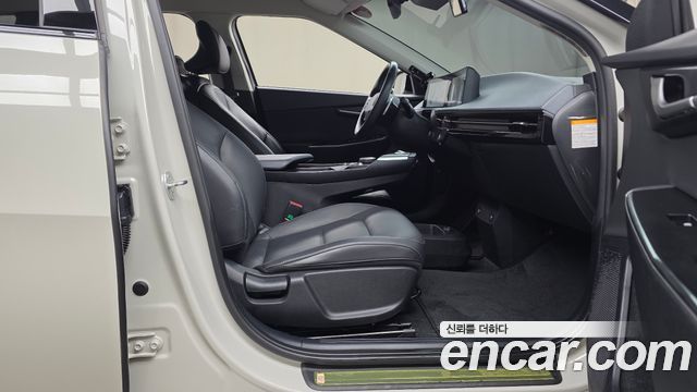 Kia EV6 Long Range Light 2023 — фото 32