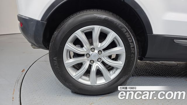 Land Rover Range Rover Evoque 2.0 TD4 SE 2018 — фото 5