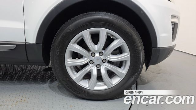 Land Rover Range Rover Evoque 2.0 TD4 SE 2018 — фото 21