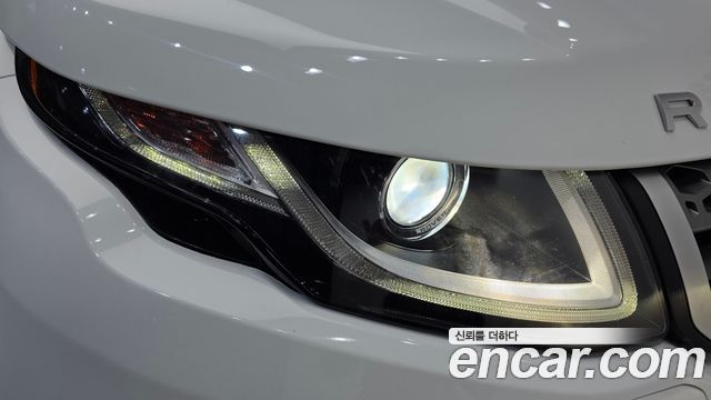 Land Rover Range Rover Evoque 2.0 TD4 SE 2018 — фото 22