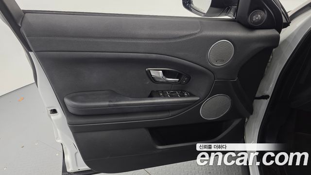 Land Rover Range Rover Evoque 2.0 TD4 SE 2018 — фото 24