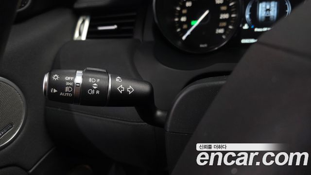 Land Rover Range Rover Evoque 2.0 TD4 SE 2018 — фото 28
