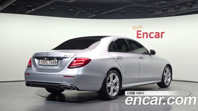 Mercedes-Benz E-Class (W213) E200 Avantgarde 2017 — фото 2
