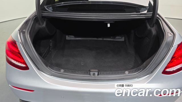 Mercedes-Benz E-Class (W213) E200 Avantgarde 2017 — фото 20