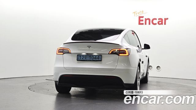 Tesla Model Y RWD 2023 — фото 4