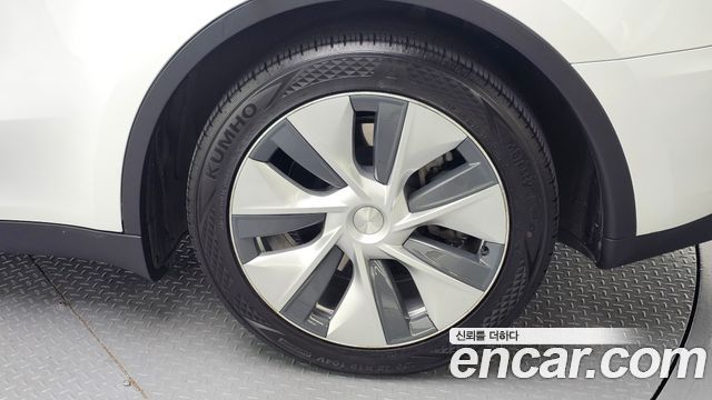 Tesla Model Y RWD 2023 — фото 21