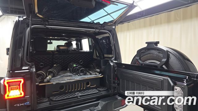 Jeep Wrangler (JL) 2.0 Overland 4Door 4xe 2022 — фото 15