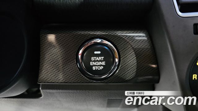 KG Mobility (SsangYong) Korando Turismo 4WD RT 11-seater 2014 — фото 17
