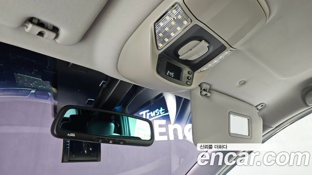KG Mobility (SsangYong) Korando Turismo 4WD RT 11-seater 2014 — фото 18