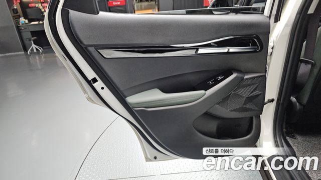 Kia Seltos Gasoline 1.6 Turbo 2WD Gravity 2024 — фото 31