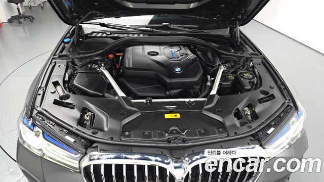 BMW 5 Series (G30) 530e M Sport 2021 — фото 6