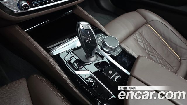 BMW 5 Series (G30) 530e M Sport 2021 — фото 9
